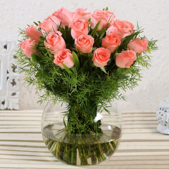 Giftnmore-Beautiful Pink Roses Glass Vase Arrangement