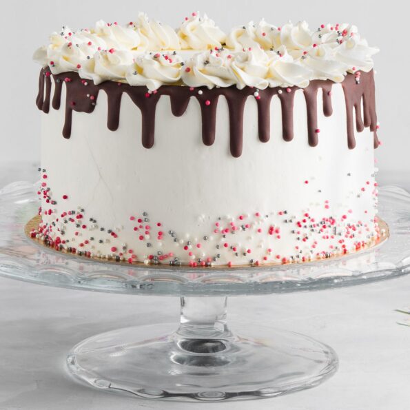 Giftnmore-Creamy Drip Chocolate Cake 1