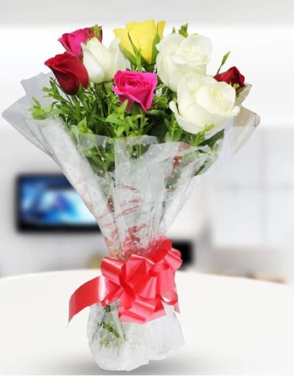 Elegance of 8 Mix Roses bouquets