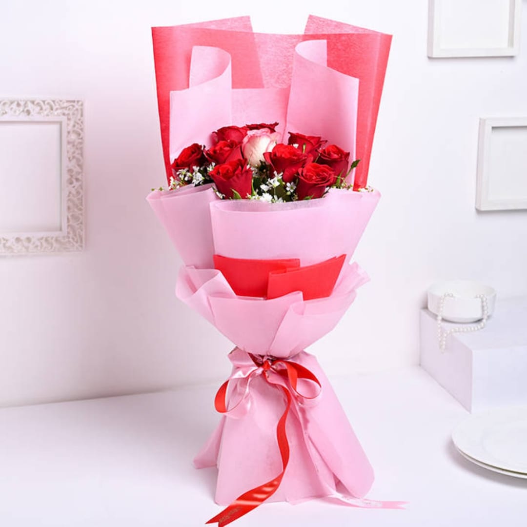 9 Red Roses with a Touch of Pink: Perfect Gift for make Special Moments