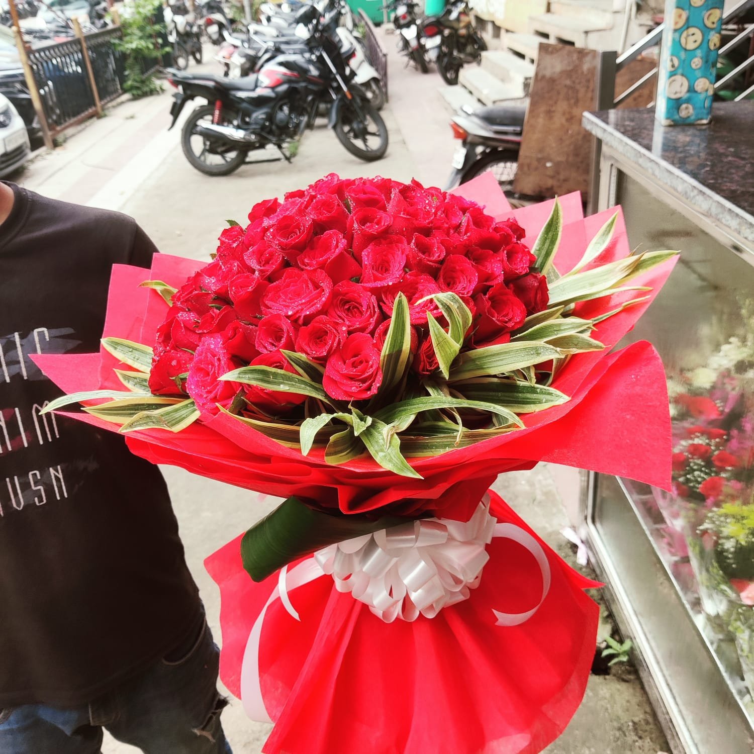 50 red roses bouquet